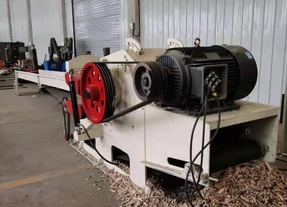 Wood Peeling Machine